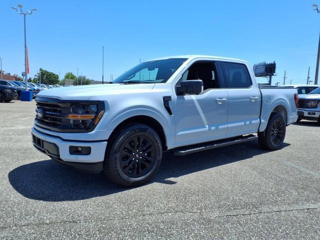 2025 Ford F-150 XLT photo 3