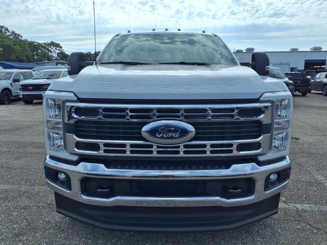 2025 Ford F-350 XL photo 2