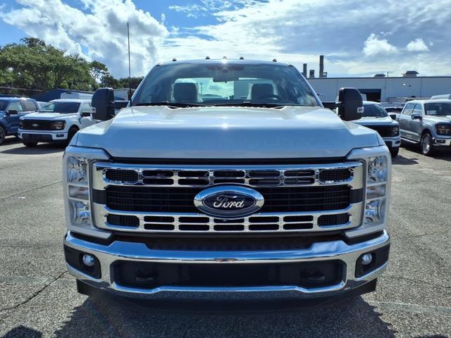 2025 Ford F-350 XL photo 2