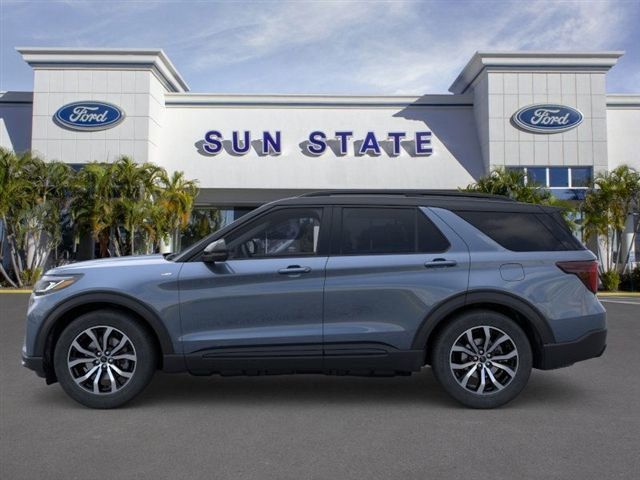2025 Ford Explorer ST-Line photo 2