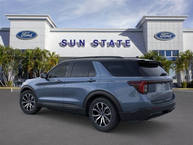 2025 Ford Explorer ST-Line photo 3