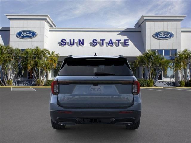 2025 Ford Explorer ST-Line photo 4