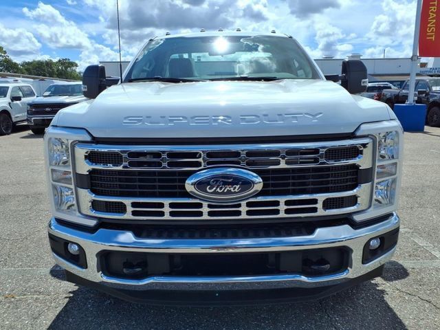 2025 Ford F-350 XL photo 2