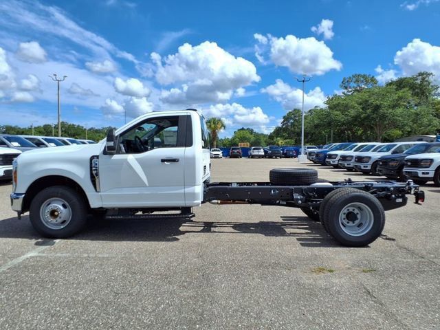 2025 Ford F-350 XL photo 4