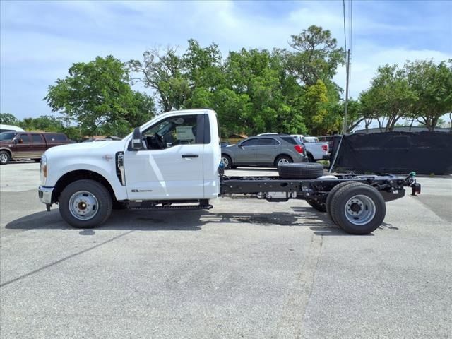 2025 Ford F-350 XL photo 4