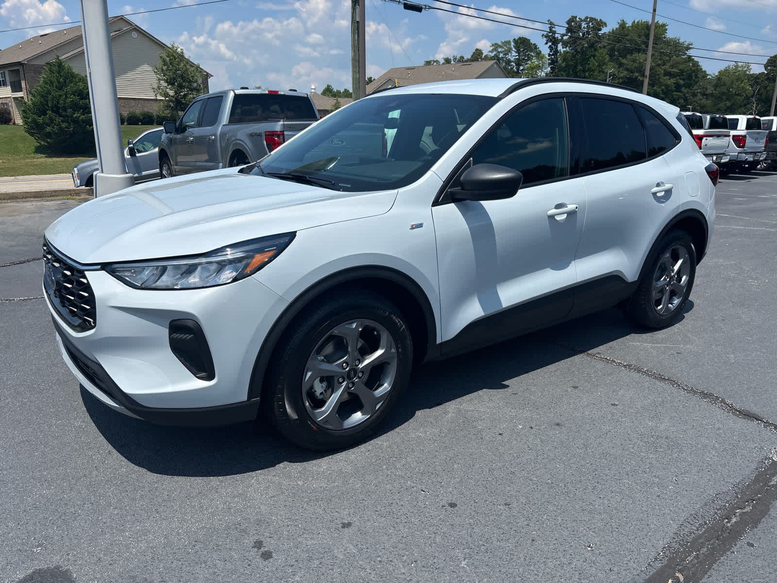 2025 Ford Escape ST-Line photo 4