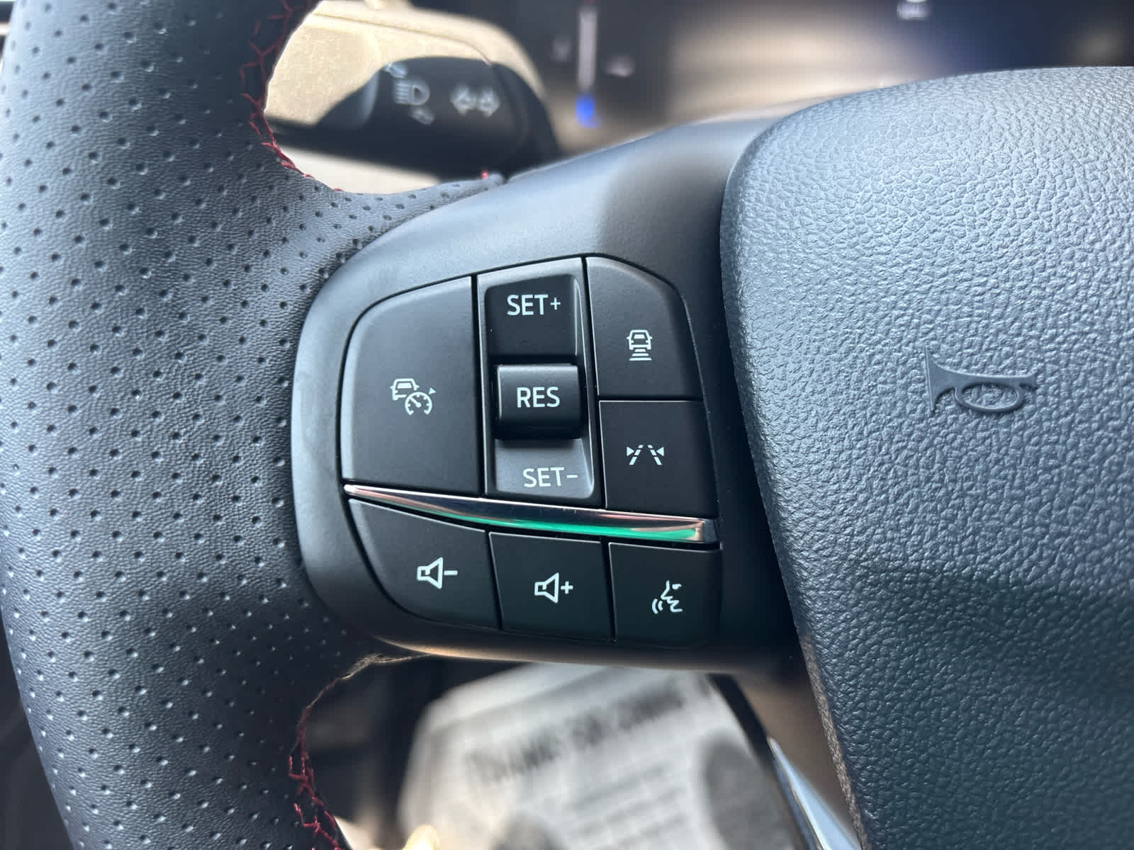 2025 Ford Escape ST-Line photo 11