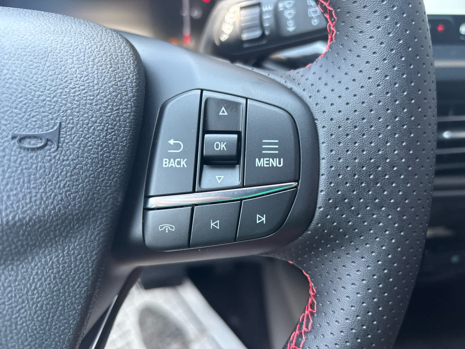 2025 Ford Escape ST-Line photo 12