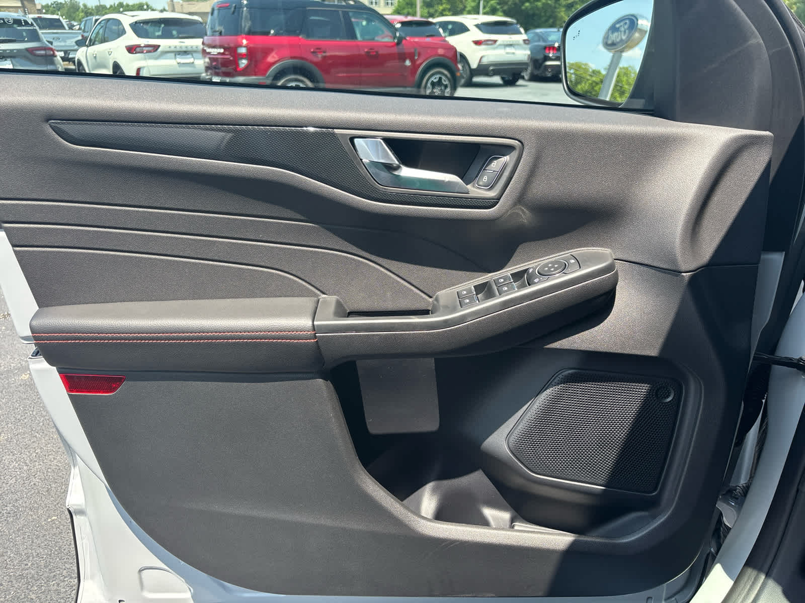 2025 Ford Escape ST-Line photo 14