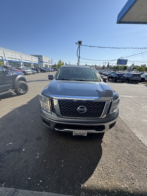 2017 Nissan Titan SV