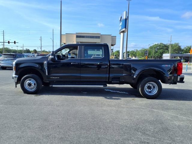 2023 Ford F-350 XL photo 4