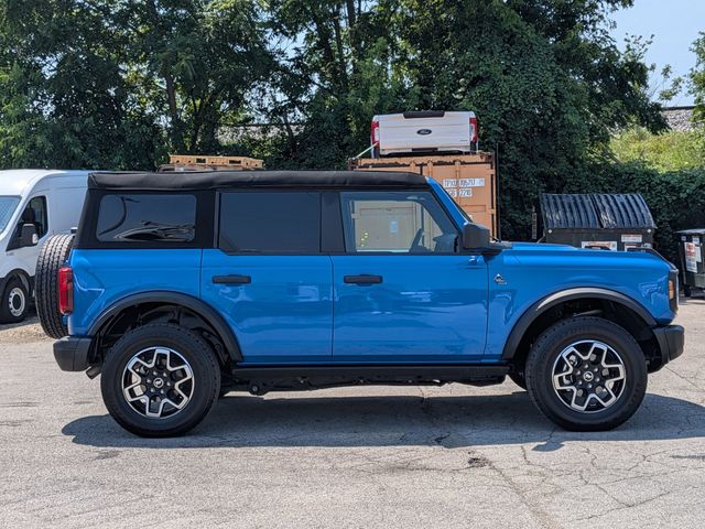 2023 Ford Bronco Black Diamond photo 3