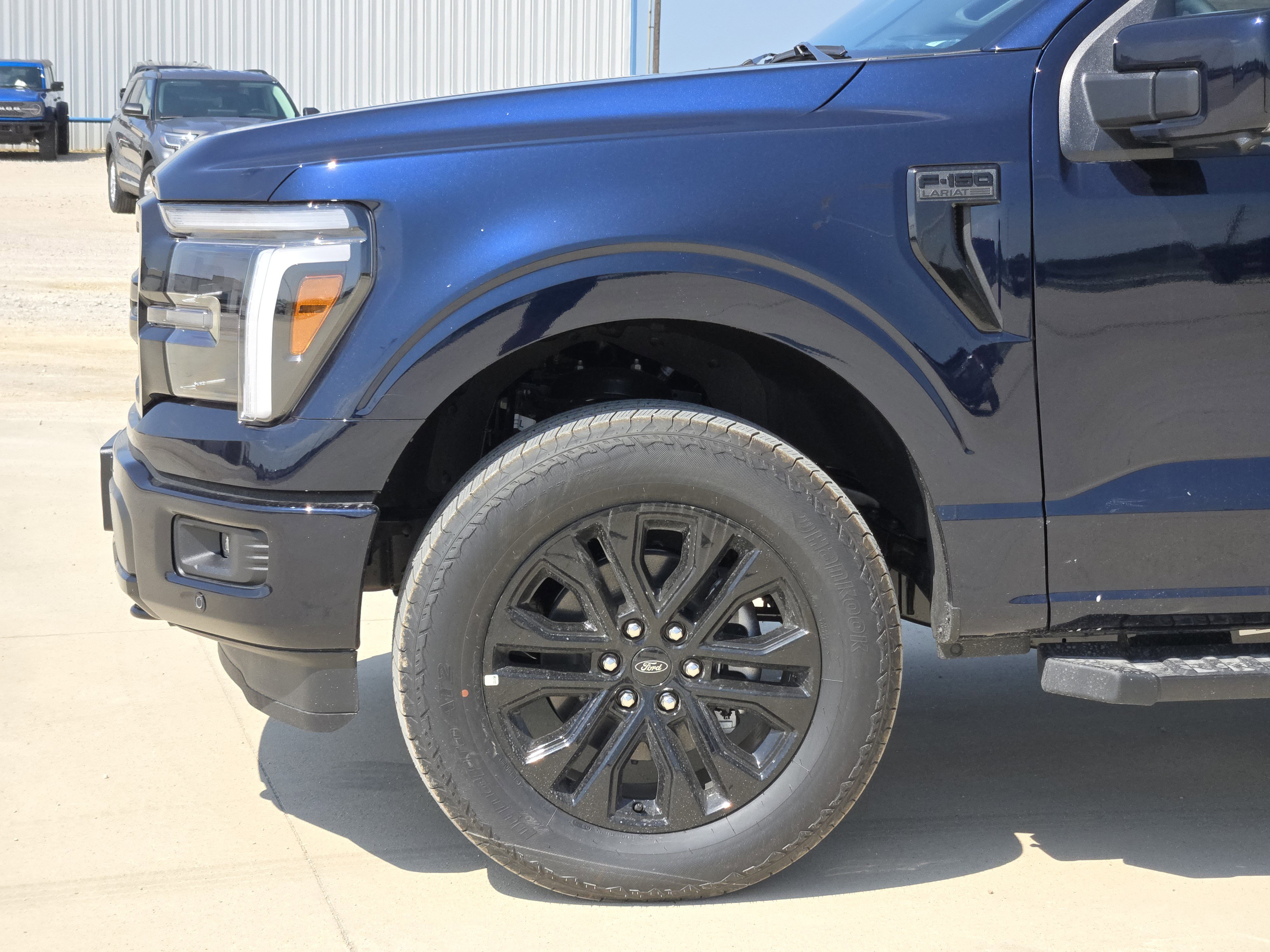 2025 Ford F-150 Lariat photo 4