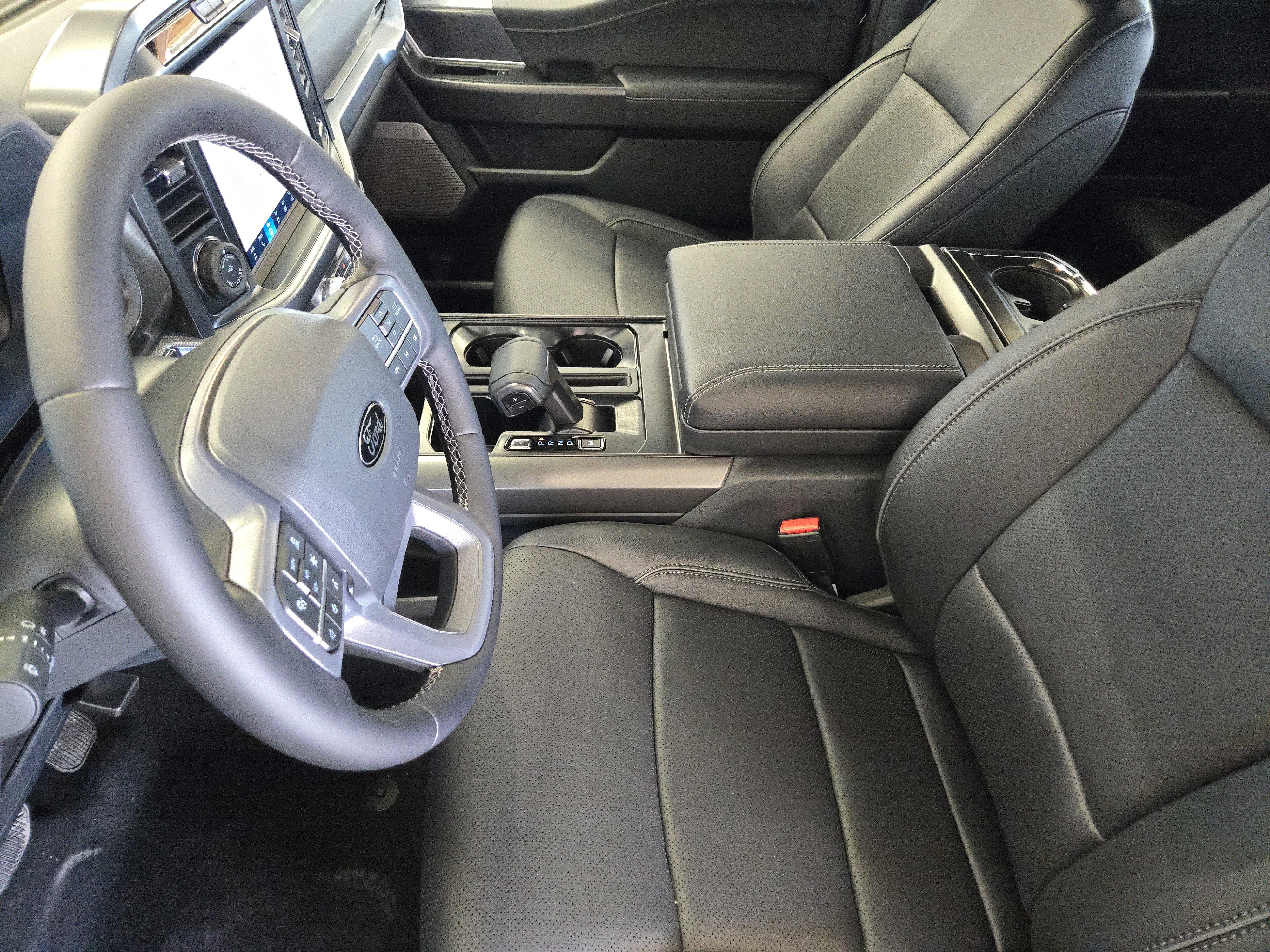 2025 Ford F-150 Lariat photo 7
