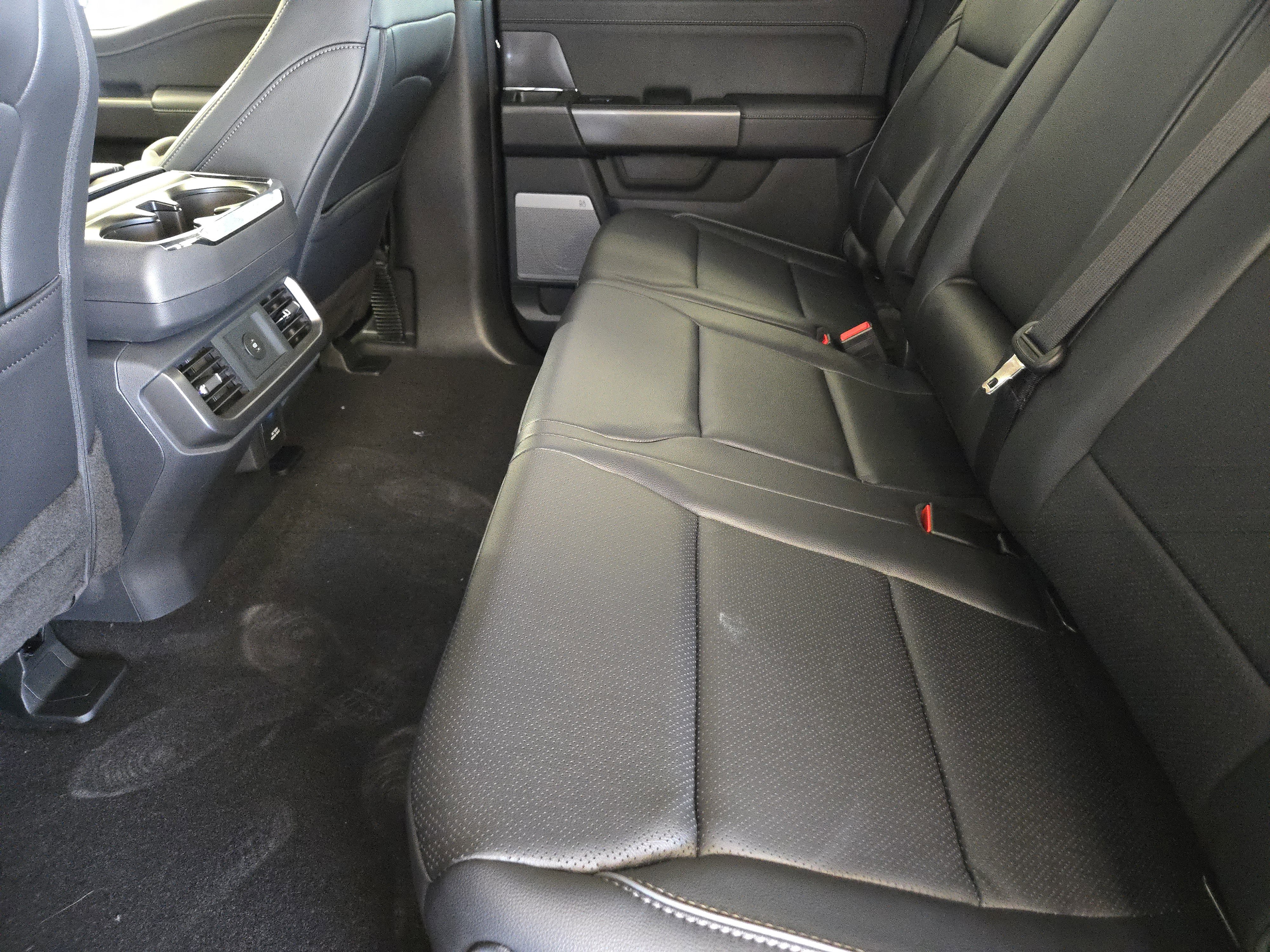 2025 Ford F-150 Lariat photo 16