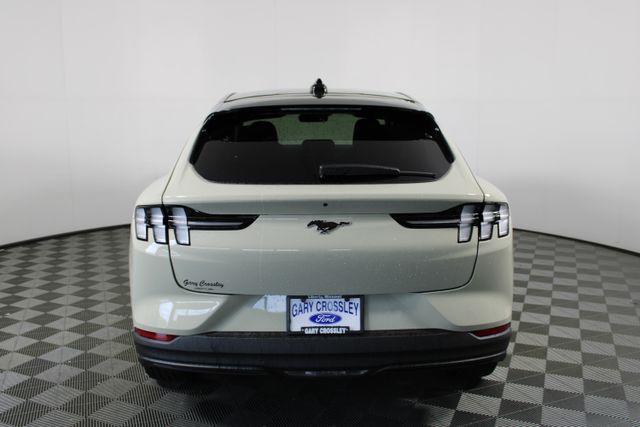 2025 Ford Mustang Mach-E Premium photo 4