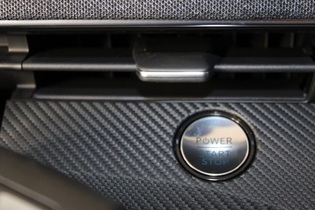 2025 Ford Mustang Mach-E Premium photo 13