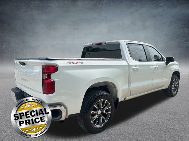 2022 Chevrolet Silverado 1500 LT photo 2