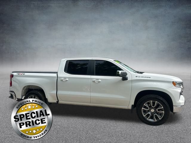 2022 Chevrolet Silverado 1500 LT photo 3