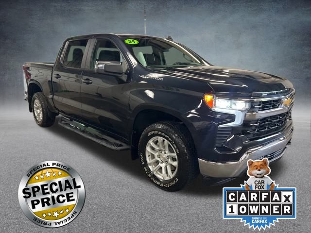 2024 Chevrolet Silverado 1500 LT photo 3
