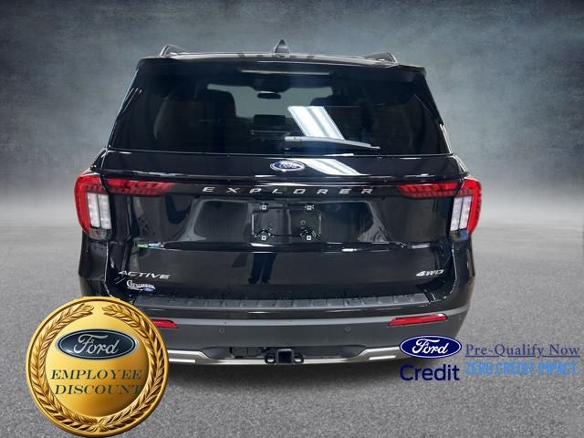 2025 Ford Explorer photo 4