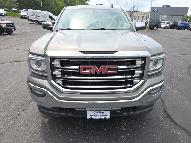 2017 Gmc Sierra 1500 SLT photo 2