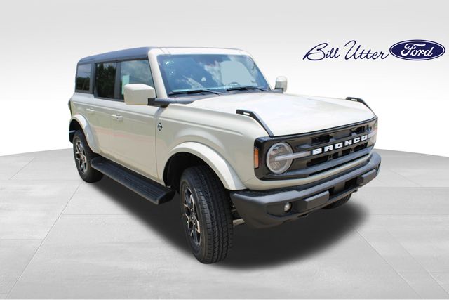 2025 Ford Bronco Outer Banks photo 2