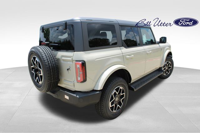 2025 Ford Bronco Outer Banks photo 3