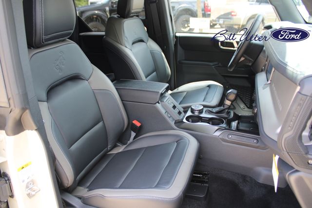 2025 Ford Bronco Outer Banks photo 6