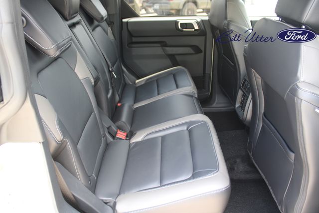 2025 Ford Bronco Outer Banks photo 8