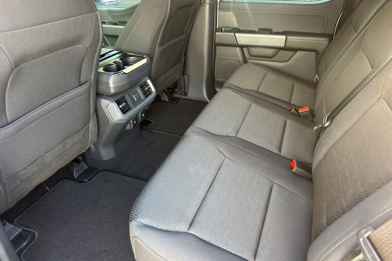 2025 Ford F-150 XLT photo 7