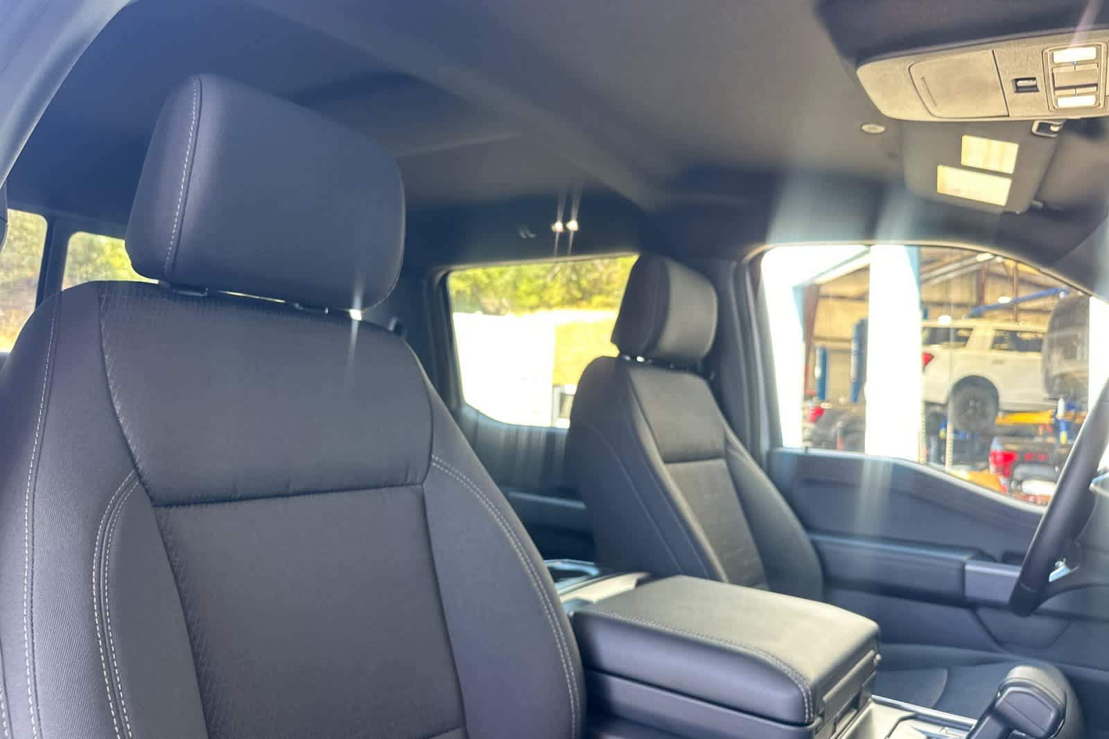 2025 Ford F-150 XLT photo 11