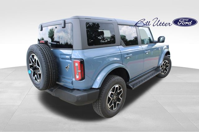 2025 Ford Bronco Outer Banks photo 3