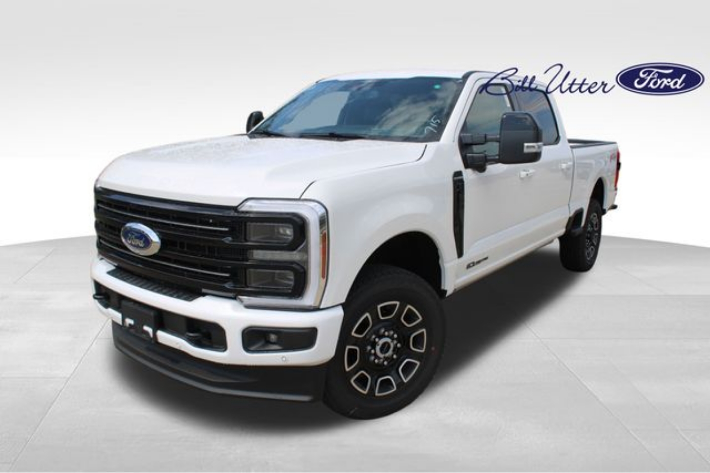 2025 Ford F-350 Super Duty Platinum's photo