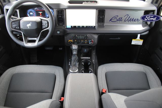 2025 Ford Bronco Base photo 9