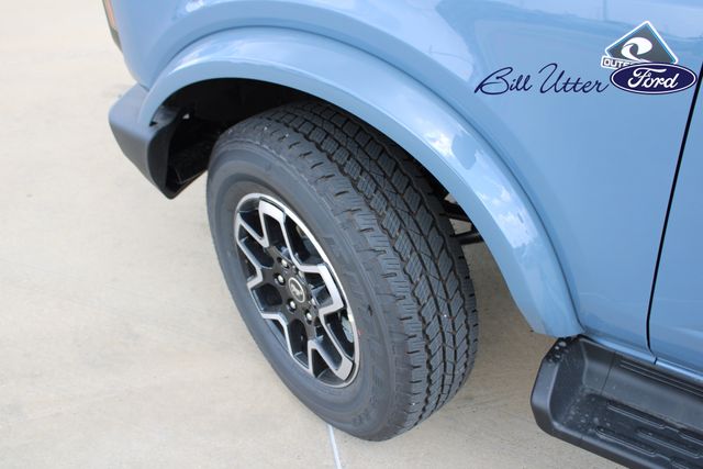 2025 Ford Bronco Outer Banks photo 5