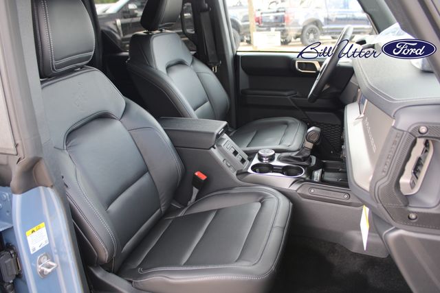 2025 Ford Bronco Outer Banks photo 7