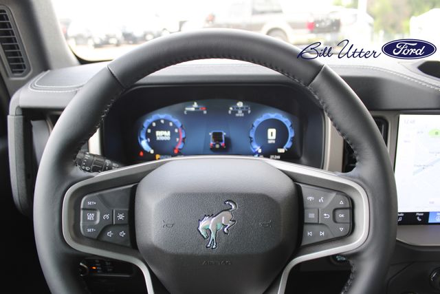 2025 Ford Bronco Outer Banks photo 13
