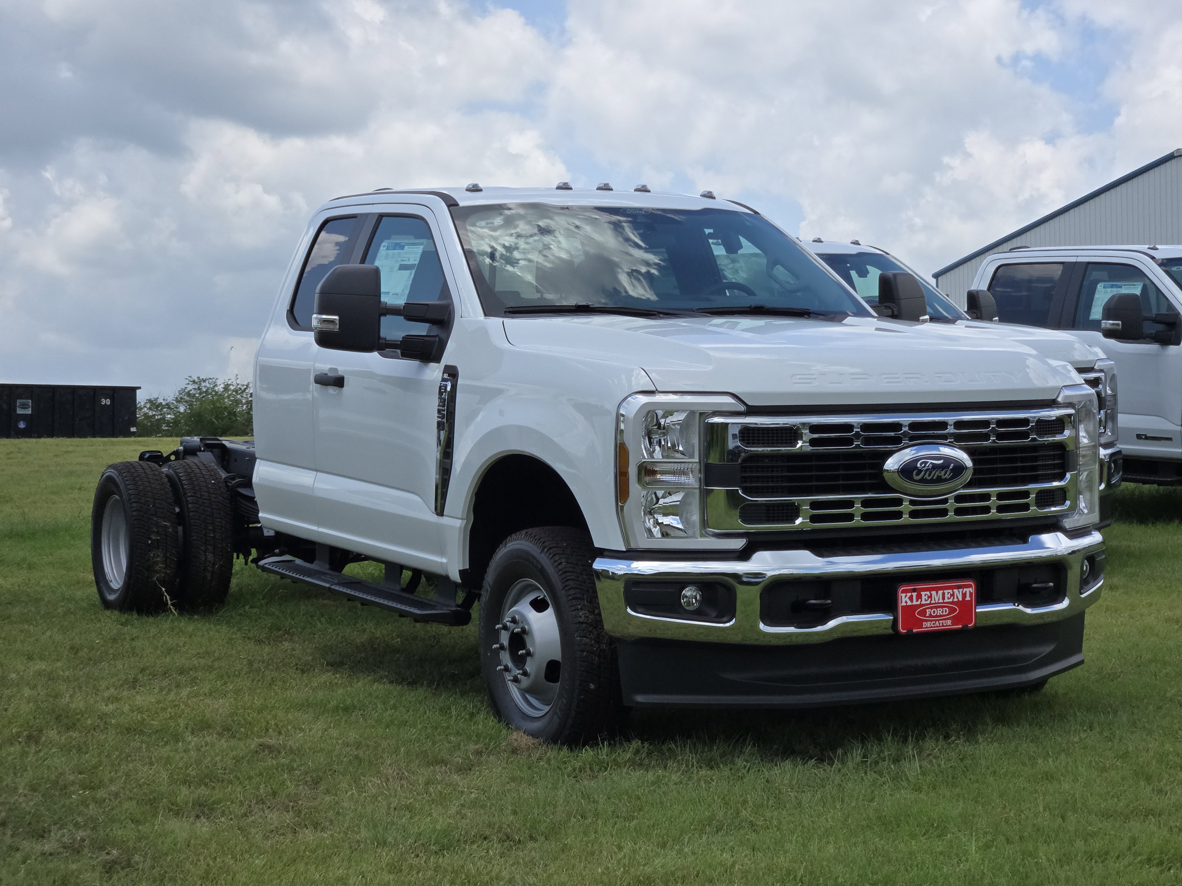 2025 Ford F-350 XL photo 2