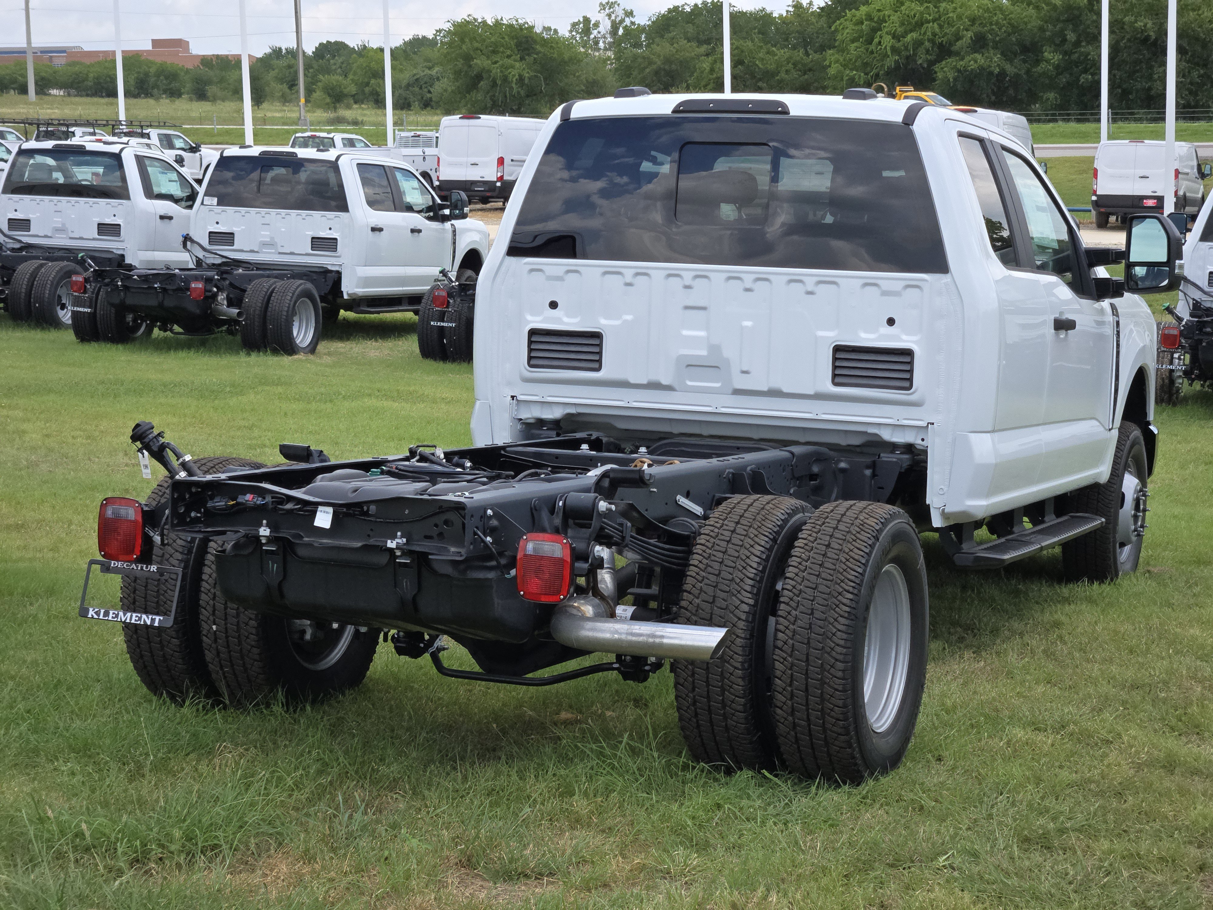2025 Ford F-350 XL photo 3