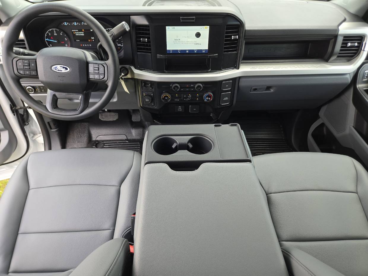 2025 Ford F-350 Super Duty Chassis Cab XL - Photo 17