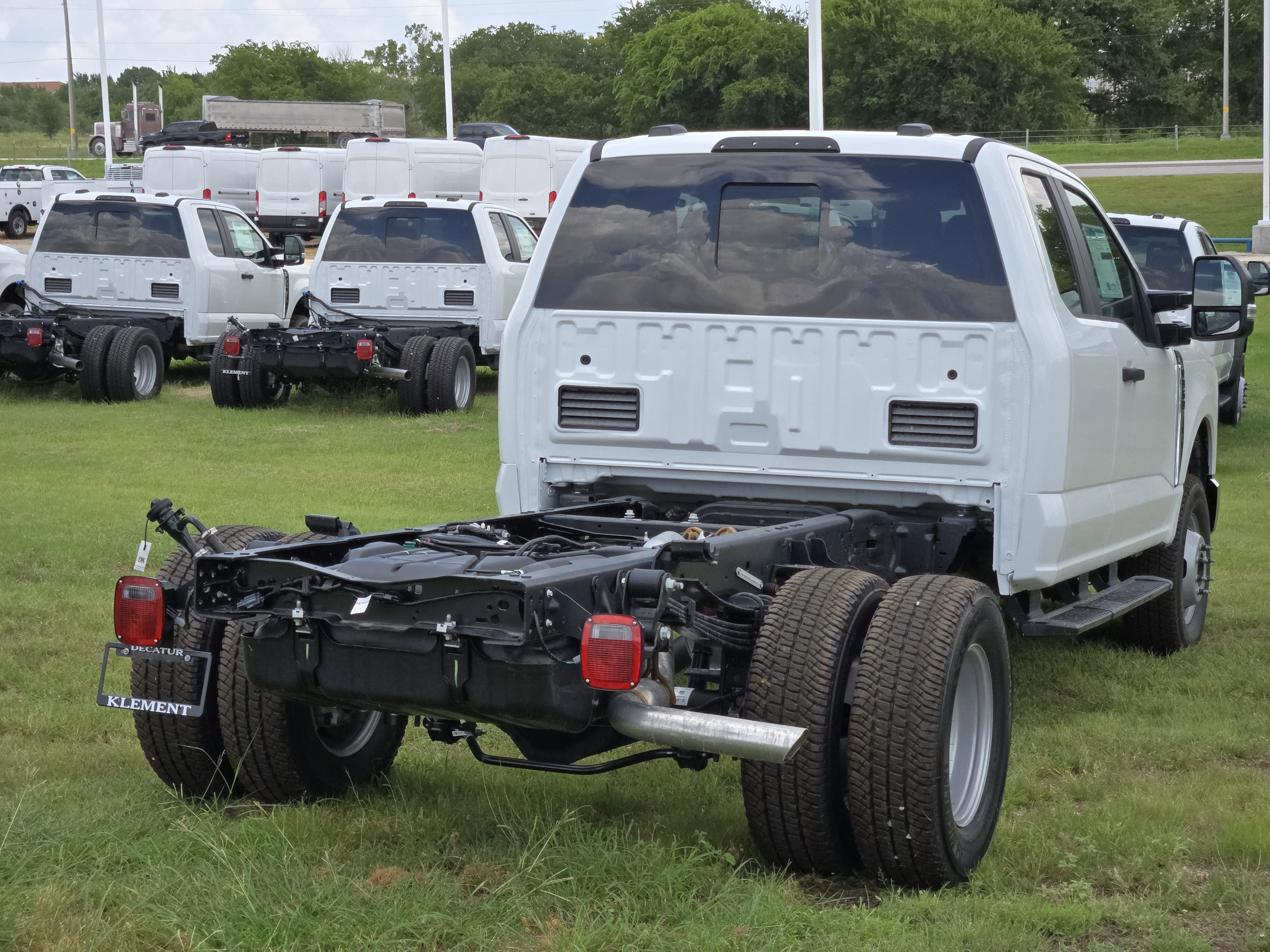2025 Ford F-350 XL photo 4