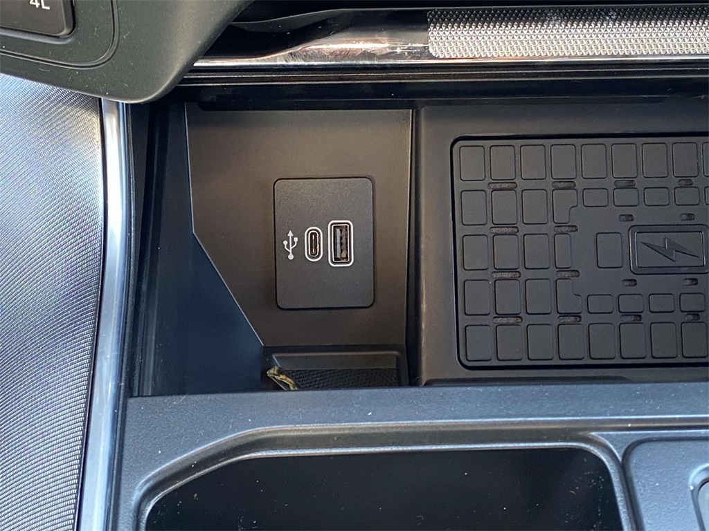2025 Ford F-150 Platinum photo 22