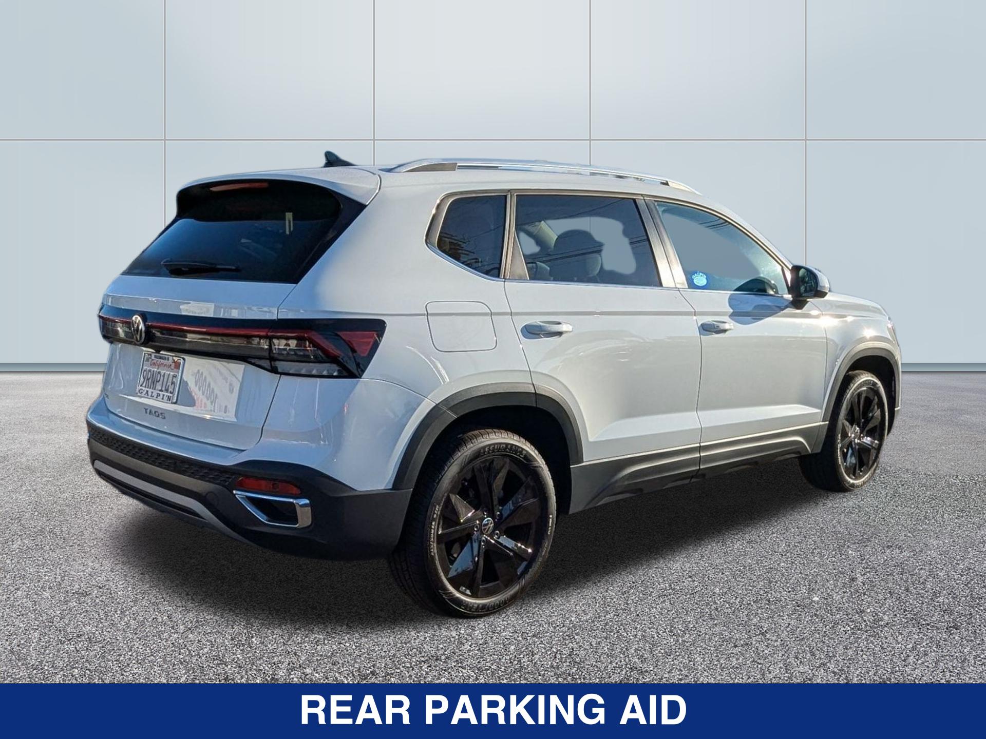 2025 Volkswagen Taos SE photo 4