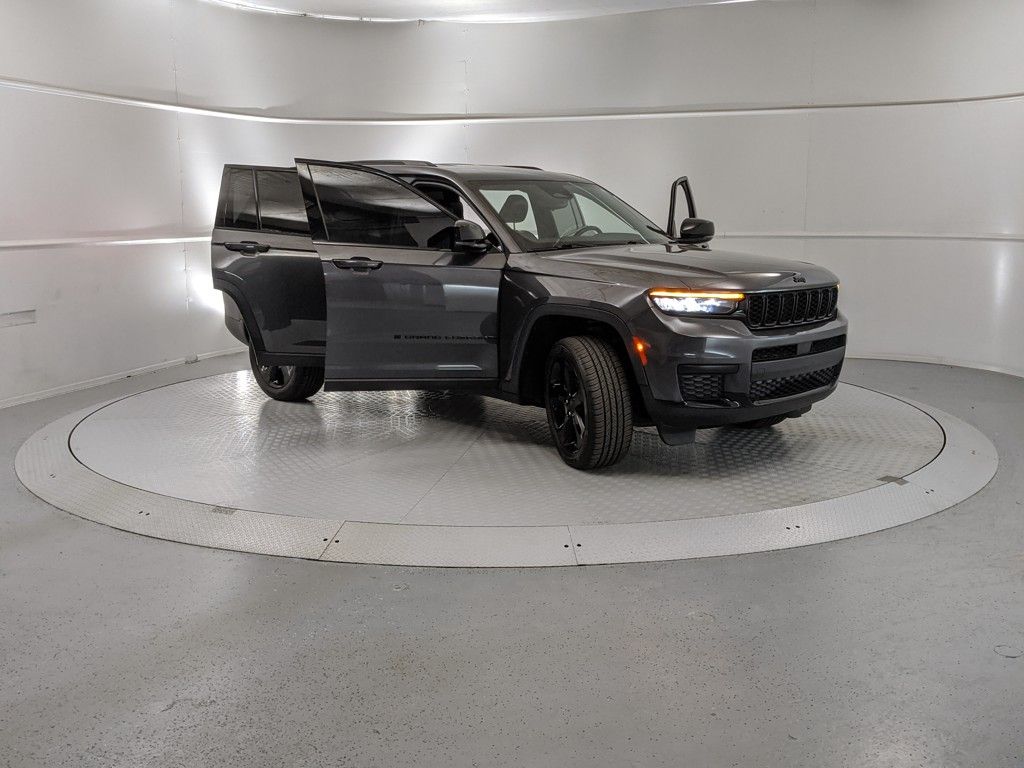 2022 Jeep Grand Cherokee Altitude photo 7
