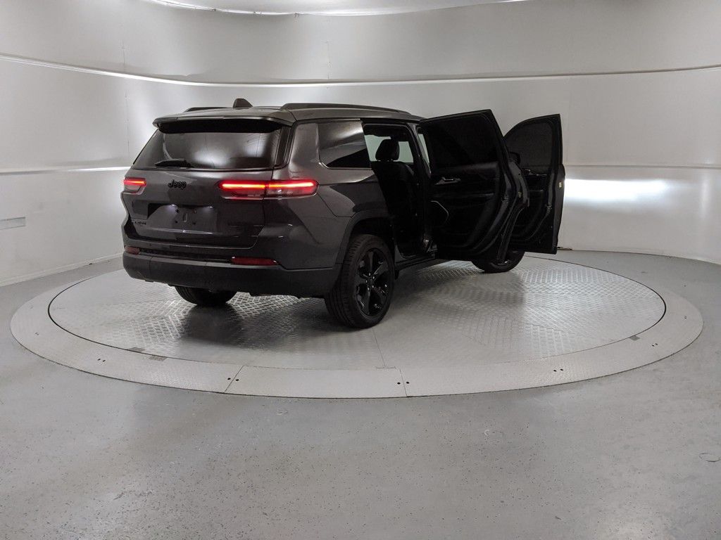 2022 Jeep Grand Cherokee Altitude photo 9