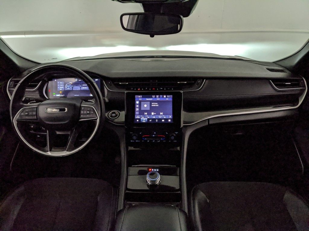 2022 Jeep Grand Cherokee Altitude photo 11