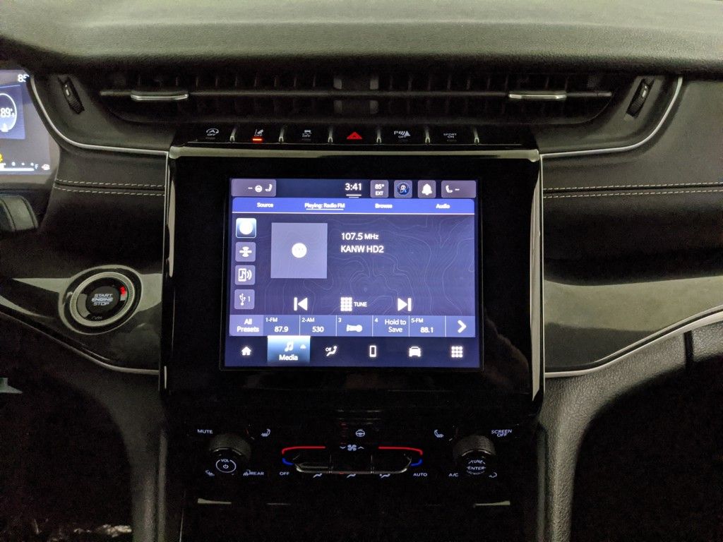 2022 Jeep Grand Cherokee Altitude photo 12