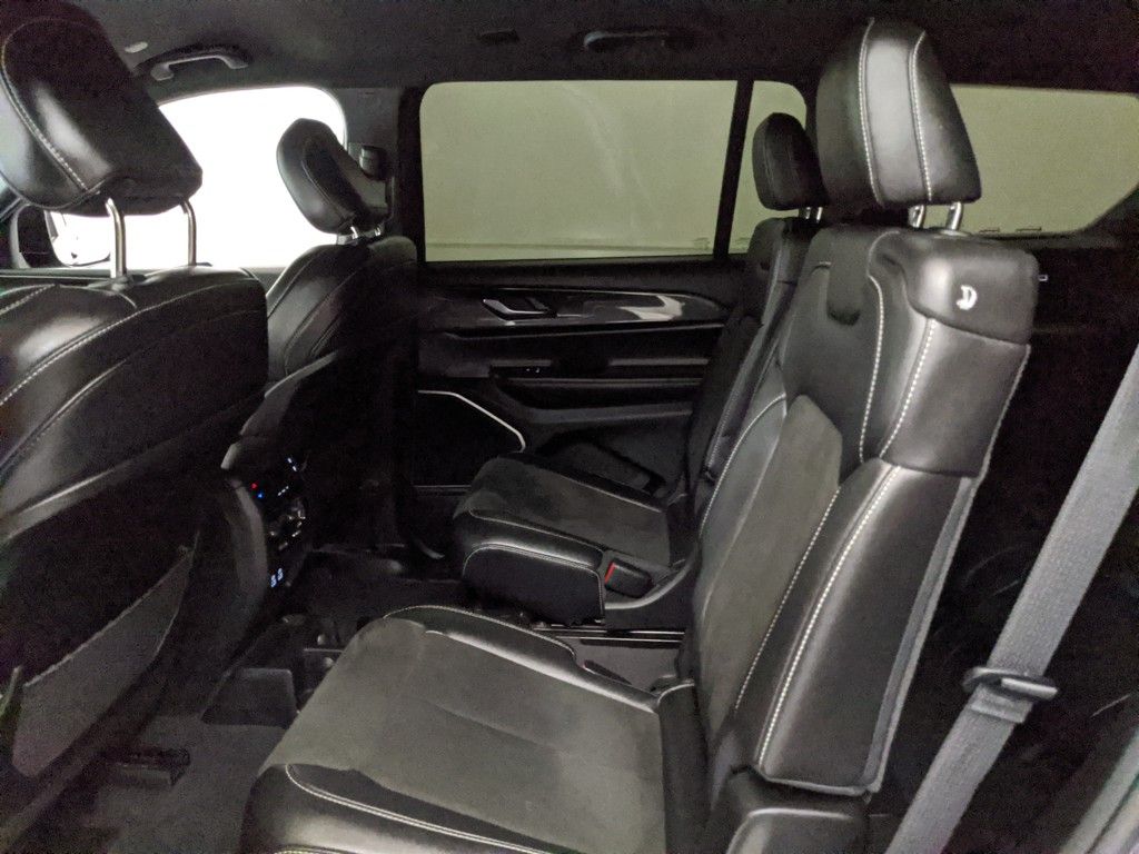 2022 Jeep Grand Cherokee Altitude photo 20