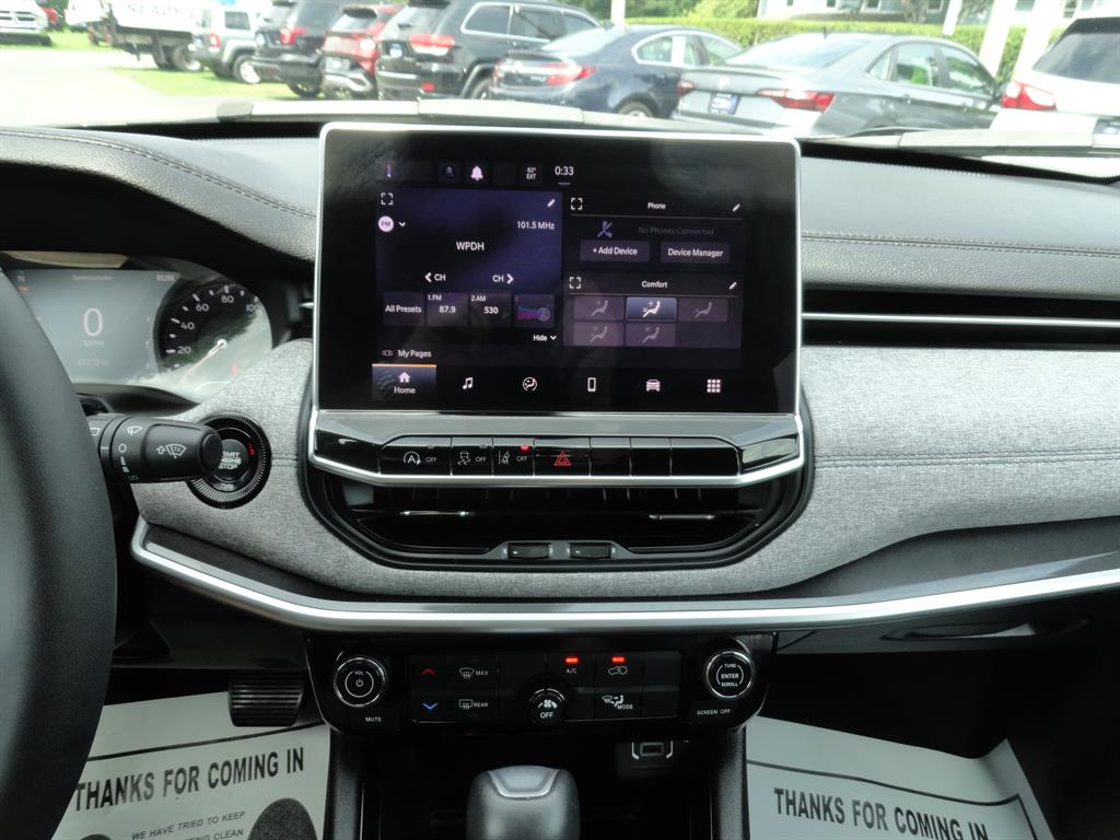 2023 Jeep Compass Latitude photo 9